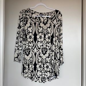 Black an white nice top for work.